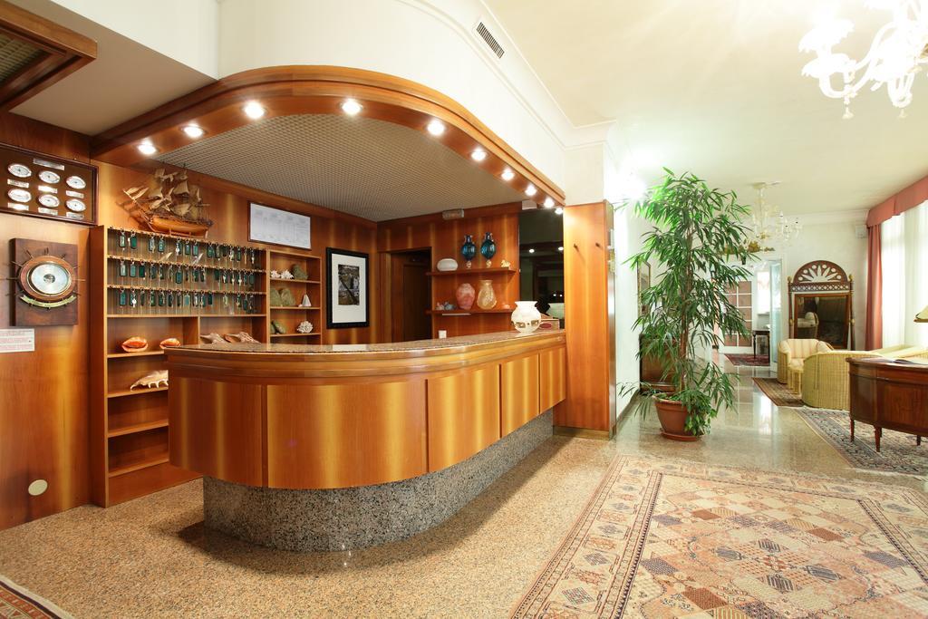 גראדו Hotel Abbazia מראה חיצוני תמונה